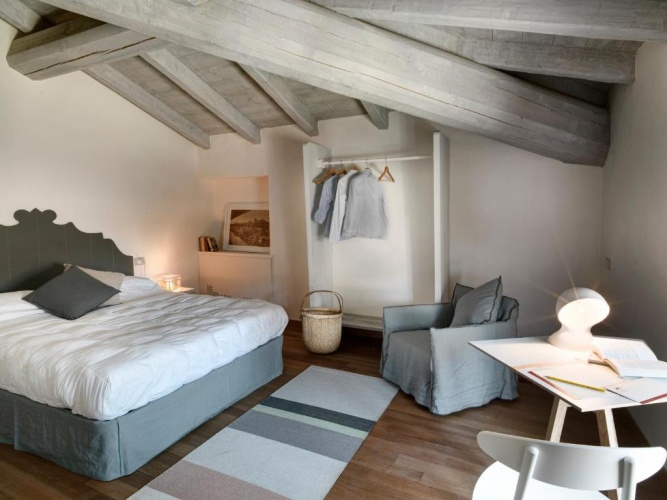 Standard Double room with view
