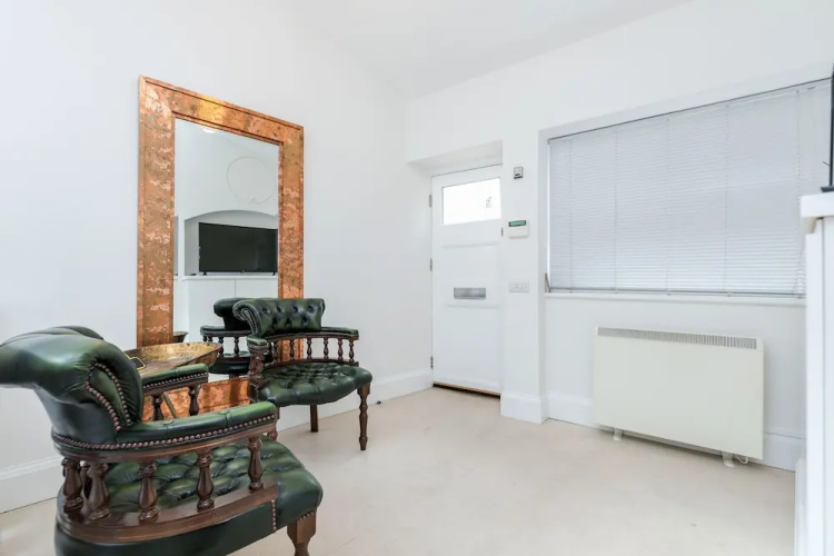 Distinctive apartment for 3 with mezz