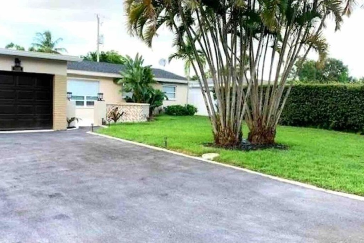4 Bedrooms Cottage