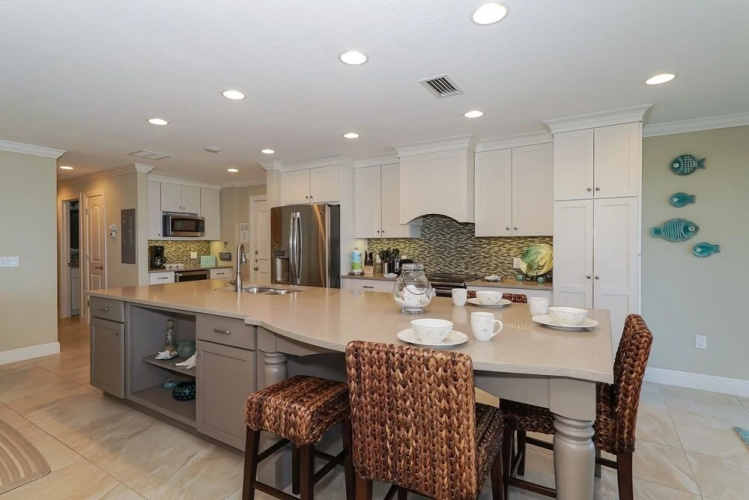 Waters Edge 110n 2 Bedroom Condo by RedAwning