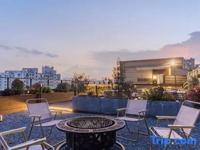Veegle By Landison Hotel