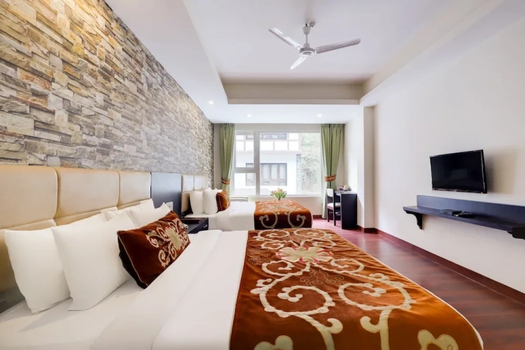 Standard Club room