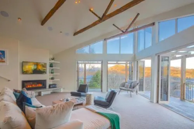 Pinnacle Villa