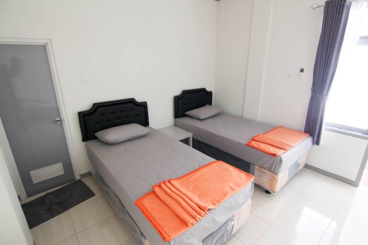Standard Triple room