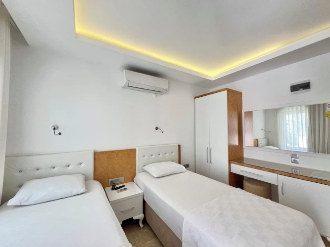 Standard Twin room with balcony
