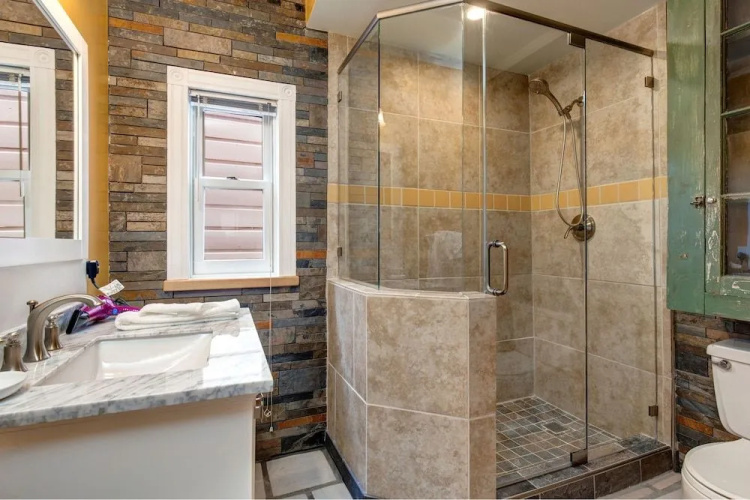Ontario Park City bungalow