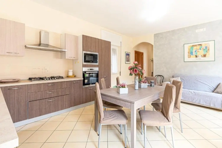 2 Bedrooms Apartment