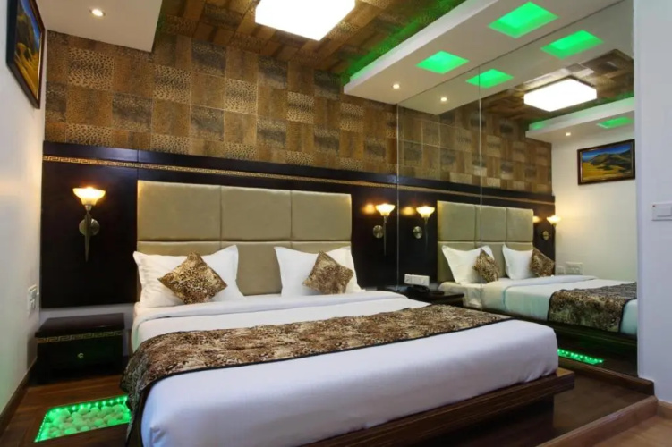 Hotel Tigers Roare'