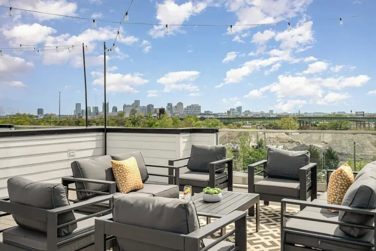 Revival-rooftop Deck/hot Tub- Mins to Broadway