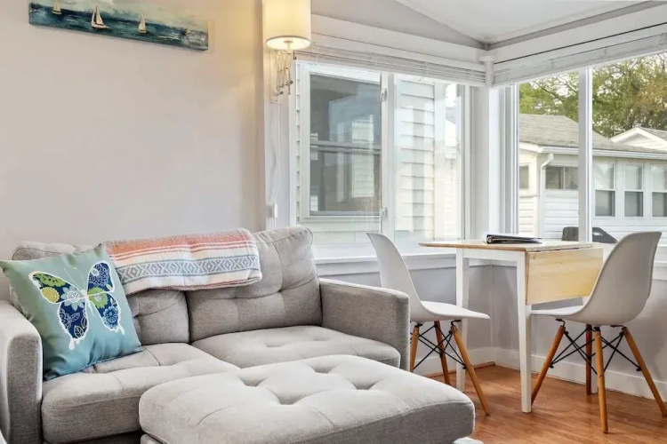 Just Beachy Charming Studio!