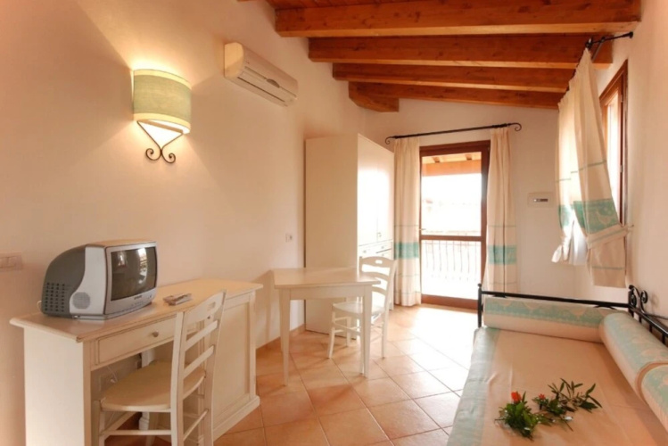 Residence with pool in Vignola Mare