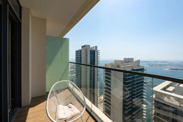 Serene 1BR w Private Palm View Balcony