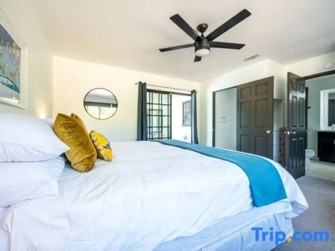 3 Bedrooms Apartment