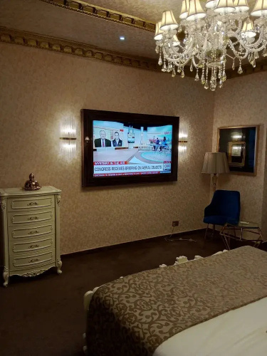 No. 1 Hotel