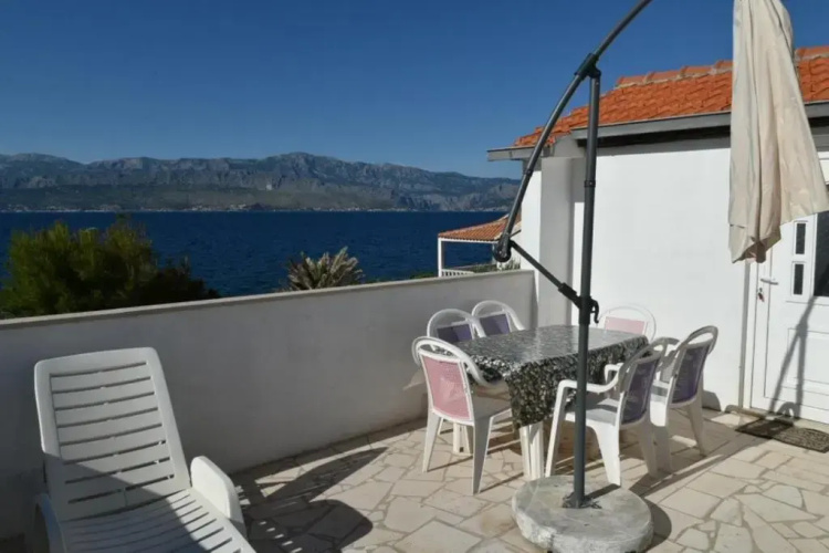 Apartment Ivo- 30m from the beach