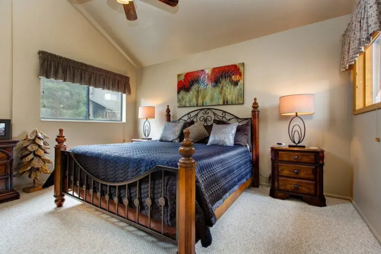 5BR 4BA Canyons Luxury House by RedAwning