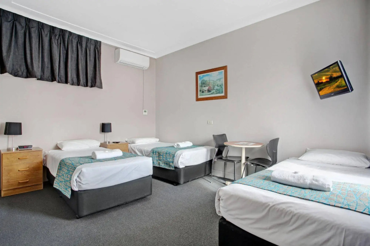 Gateshead Tavern Motel