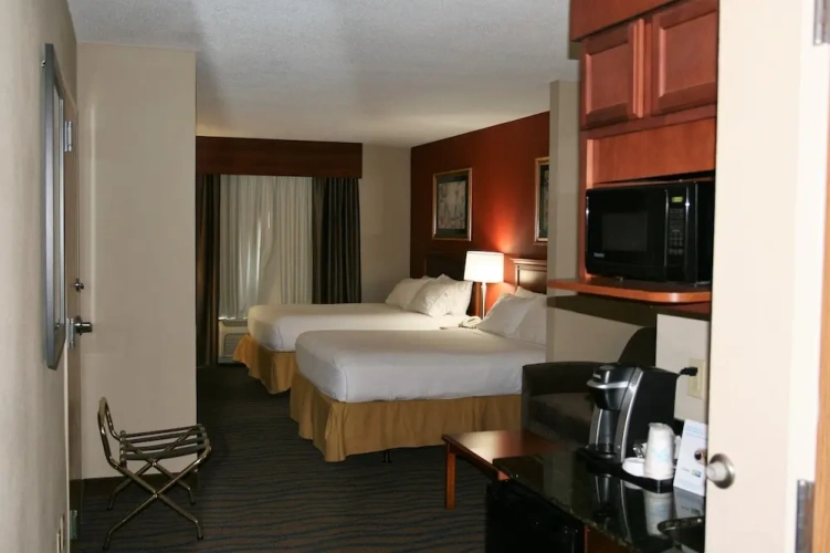 1 Bedroom Suite