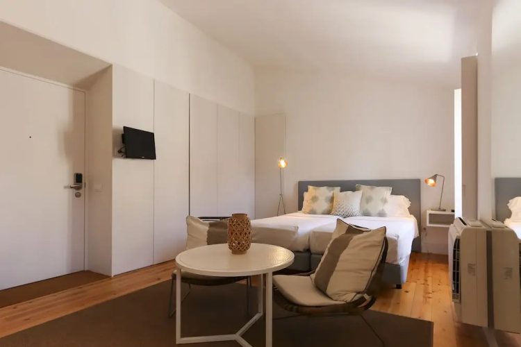 Combro Suites by Homing