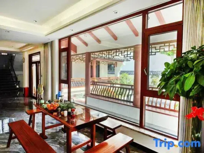Huaxiang  ship cloch shadow villa