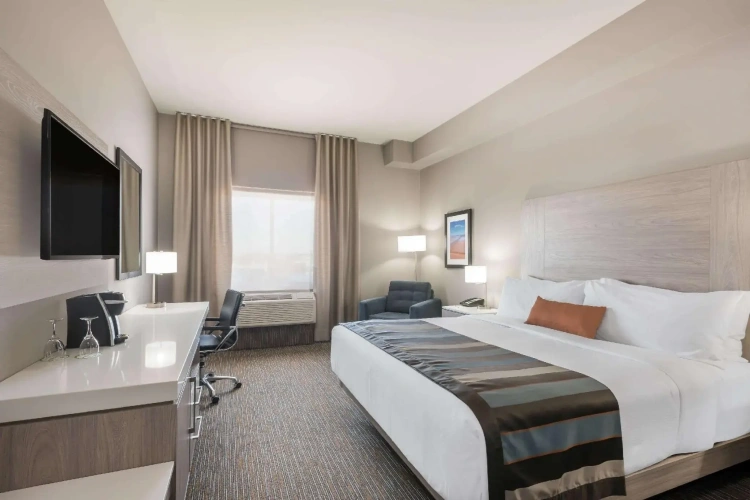Standard Double room with city view