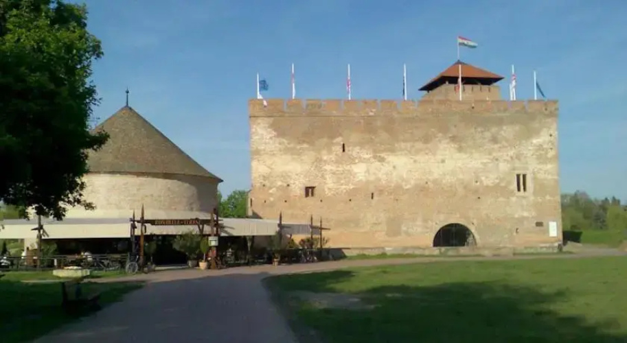 Hold Utcai Vendégváró
