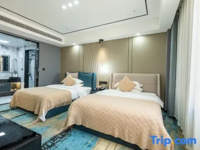 Deluxe Family Suite
