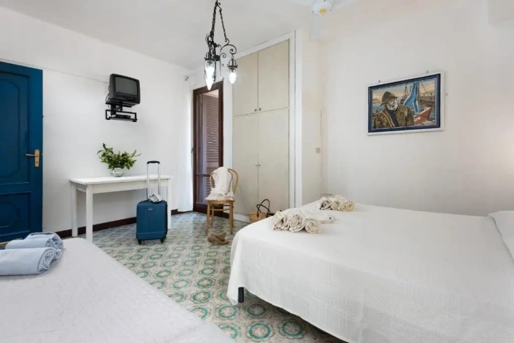 Standard Triple room with balcony