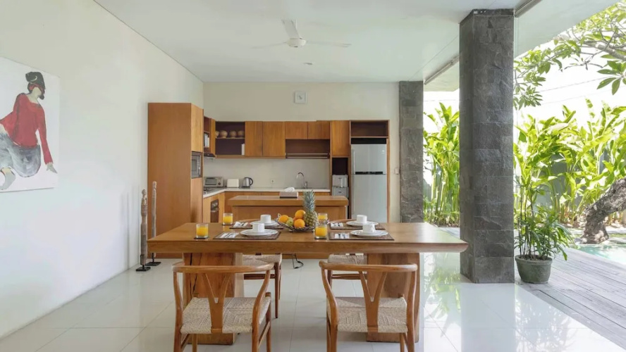 Stunning 2 Br Pool Villa With Rooftop In Seminyak