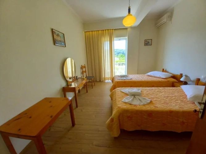 2 Bedrooms Cottage
