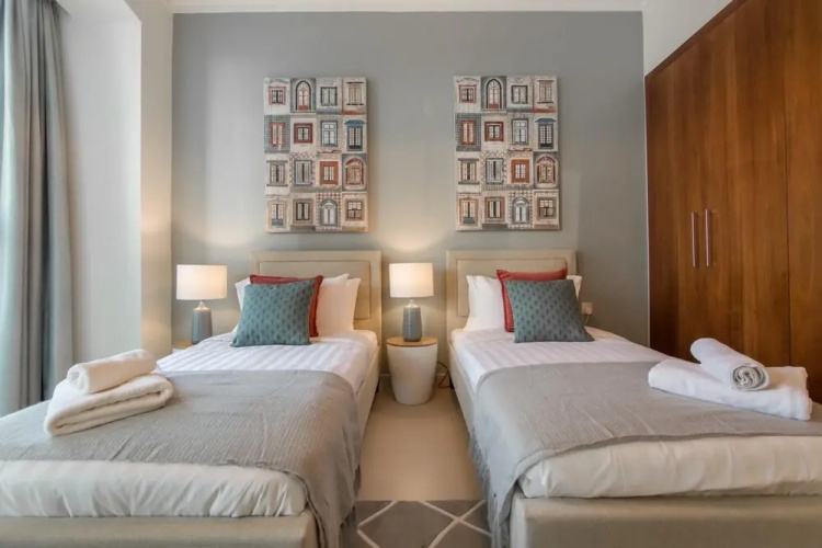 5 Apt in Architectural Marvel of Dubai