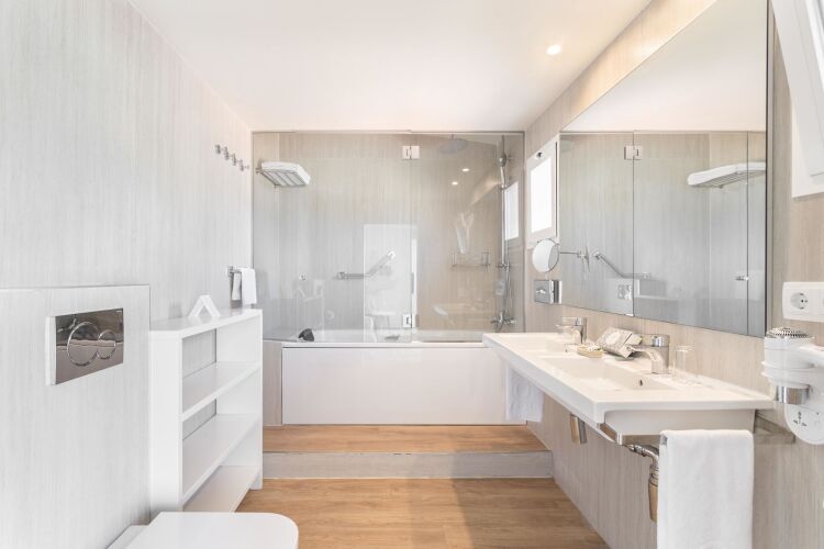 FERGUS Style Soller BeachOver view