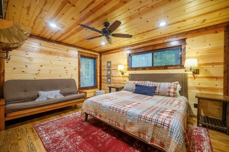 Sugar Mama Cabin for 10!
