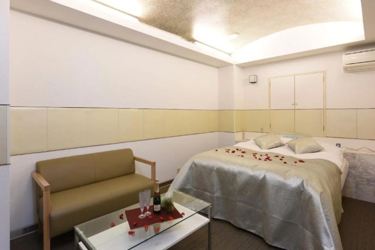 Hotel Frontier - Adults Only
