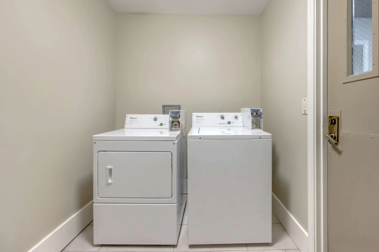 Best Western Plus Grand Manor Inn