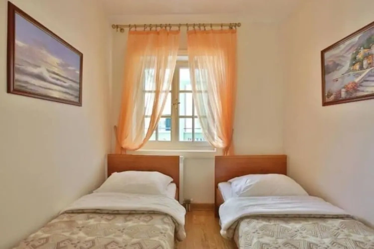 4 Bedrooms Comfort Apartment