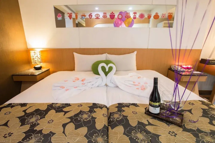 Sunny Hotel Plus