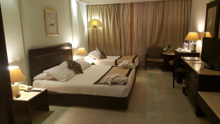Standard Triple room