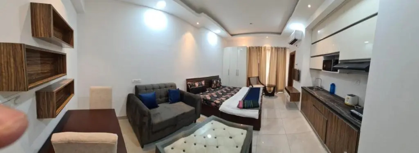 NE-1st time in Noida Stay In mall