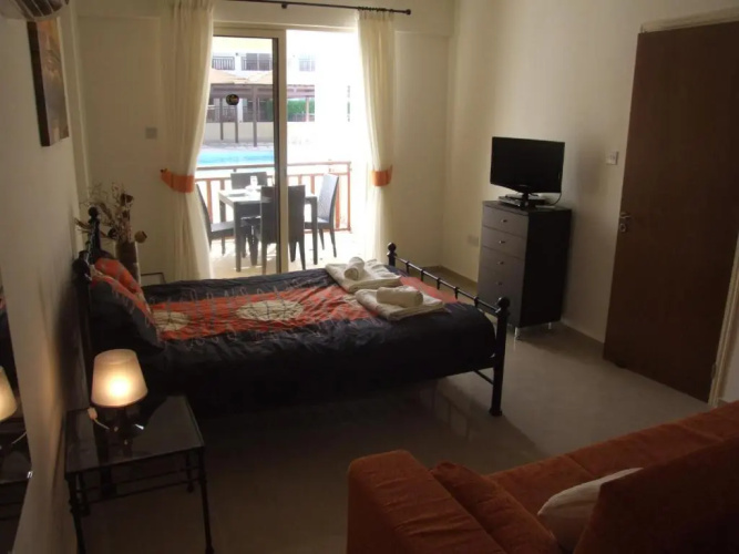 Studio with shower room E3, full kitchen, poolside, FREE WIFI