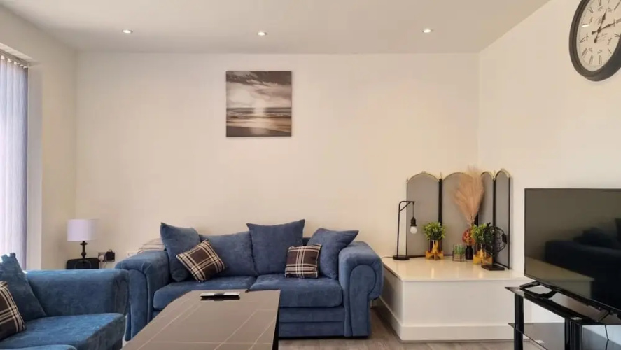Lovely Modernist 4 Bed House
