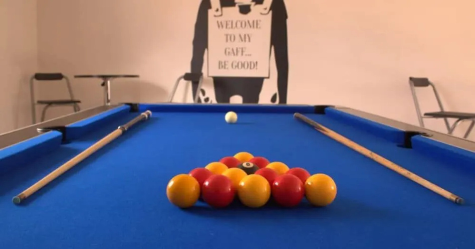 Dog Friendly - 4 Bed House - Sleeps 10 - Pool Table