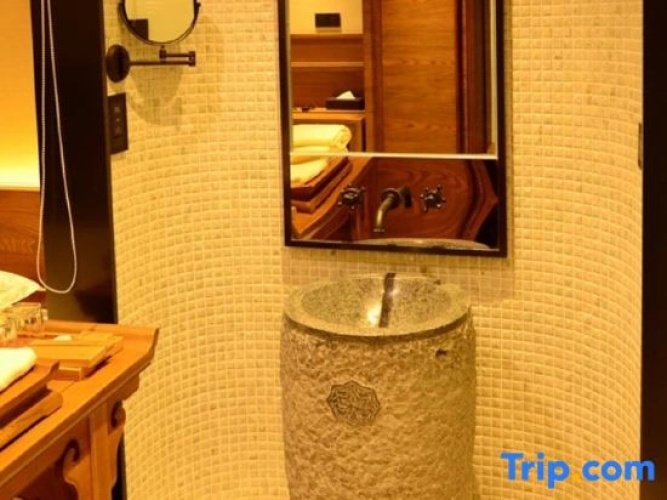 Jiafu Binshe Hotel