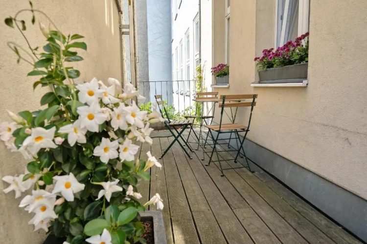 2 Bedrooms Apartment