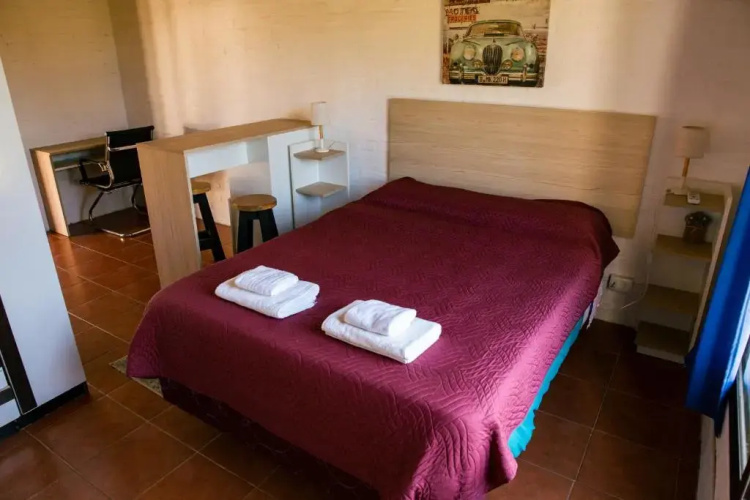 La Quinta Hostel & Suites