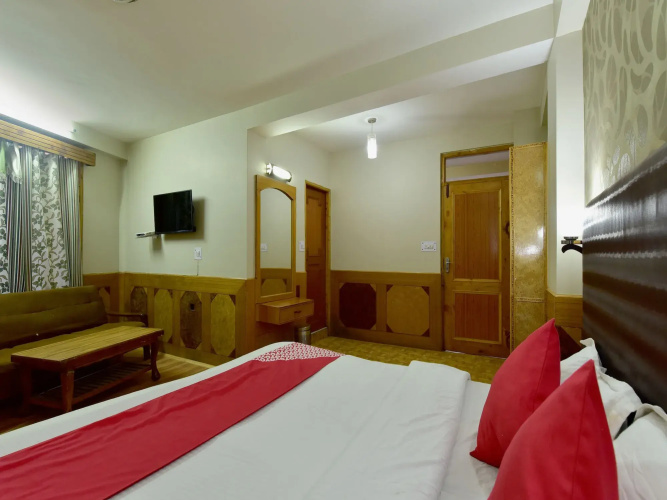 OYO 19786 Hotel Tathya