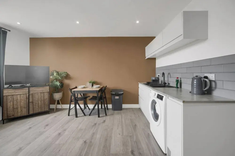 Stylish Modern Apartment - Free Parking - W