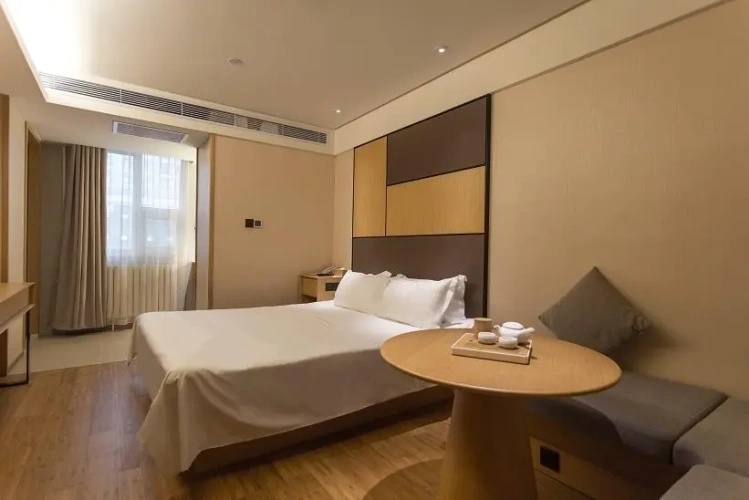 Standard Double room with street view