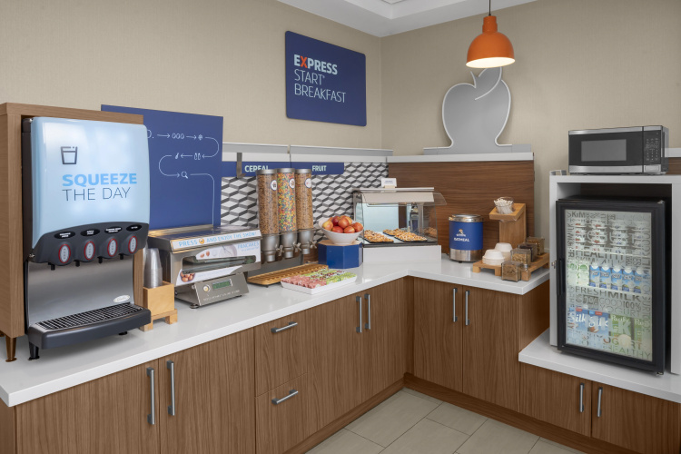 Holiday Inn Express & Suites Boston - Cambridge photo 14