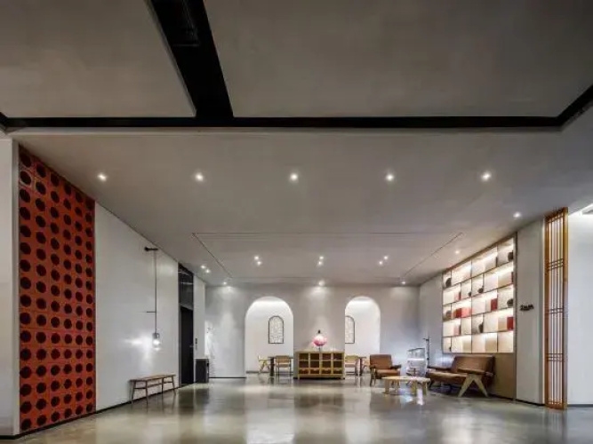 VanFeel Hotel